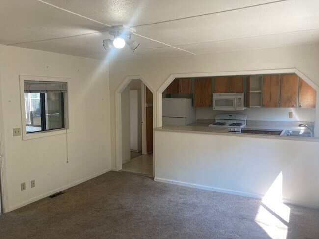 Foto del edificio - Lewis & Clark College Student Housing - Single Occupancy Cottage