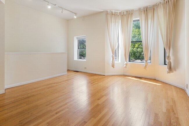 Foto del edificio - 828 W Dakin St