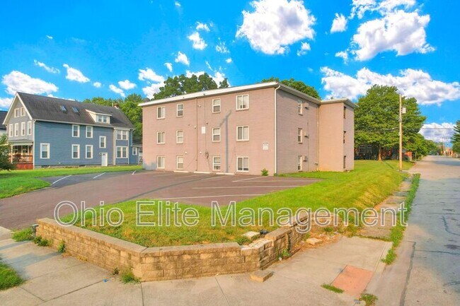 Foto del edificio - 1581 E Mound St