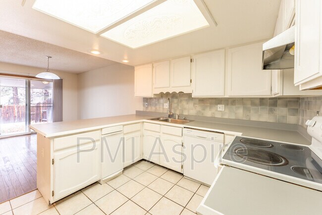 Building Photo - 14035 E Arizona Ave