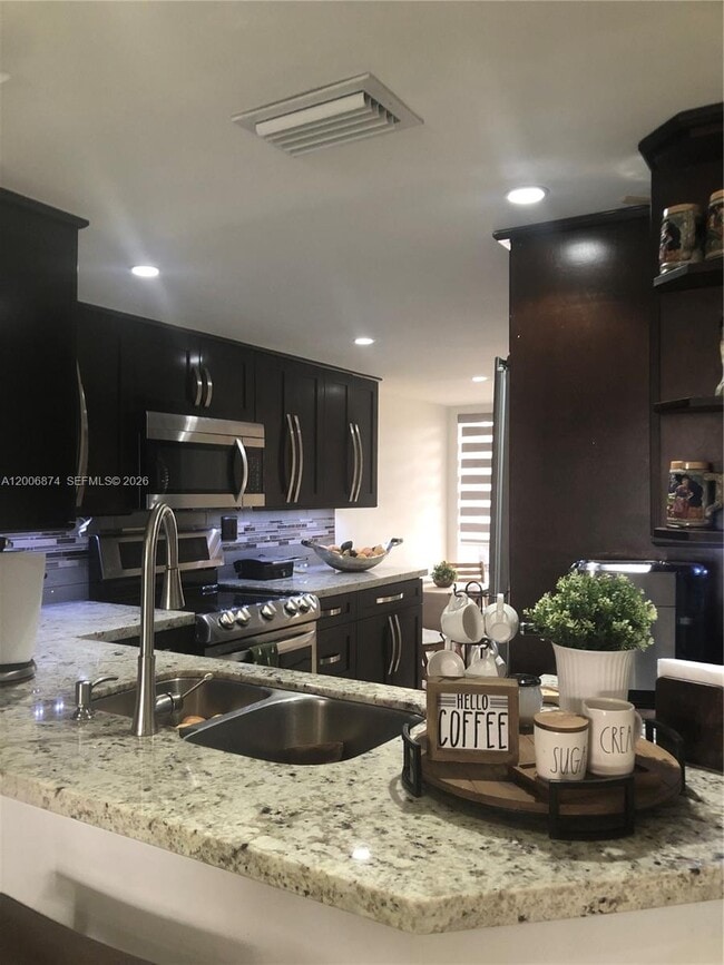 Foto del edificio - 1155 NW 123rd Ct