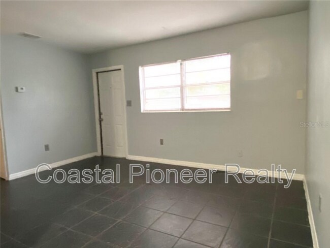 Foto del edificio - 9502 N 11th St