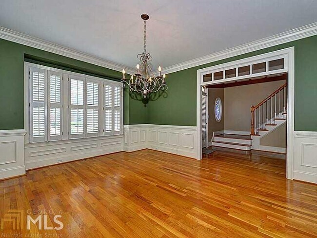 Building Photo - 2114 Spring Hill Ct SE