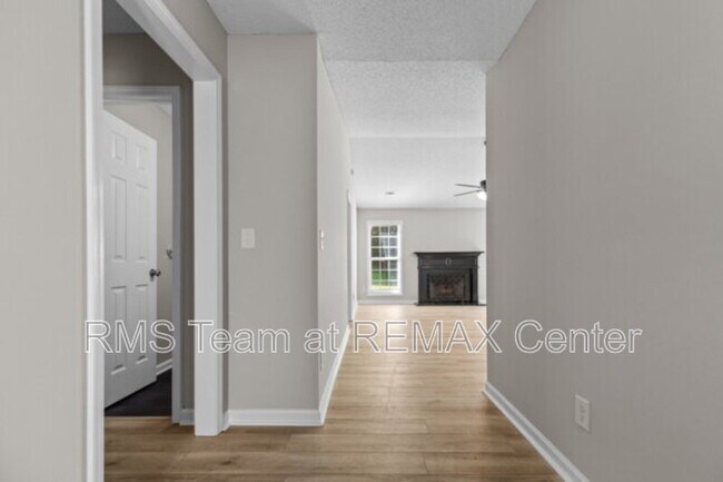 Building Photo - 1587 Brush Creek Dr