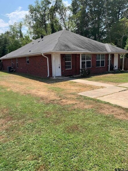 Primary Photo - 113 Elm Creek Dr