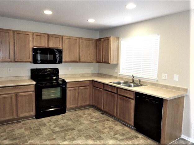 Foto del edificio - 9442 Birch Street