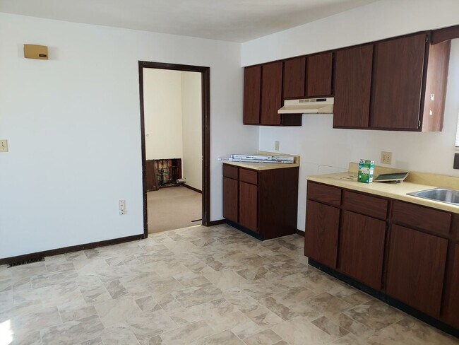 Foto del edificio - 704 E Cedar Ln
