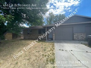 Building Photo - 4462 N Bluegrass Ave