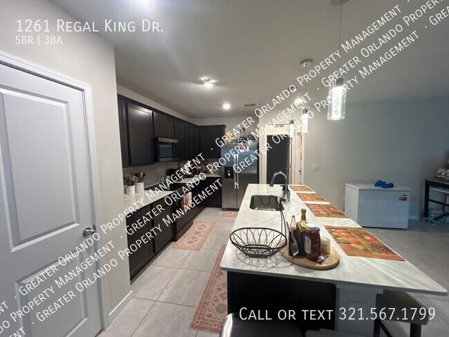 Foto del edificio - 1261 Regal King Dr
