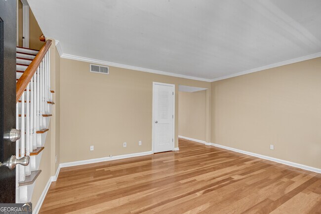 Foto del edificio - 6940 Roswell Rd