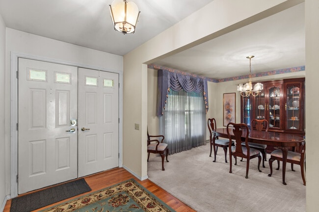 Building Photo - 12166 Royal Valley Dr
