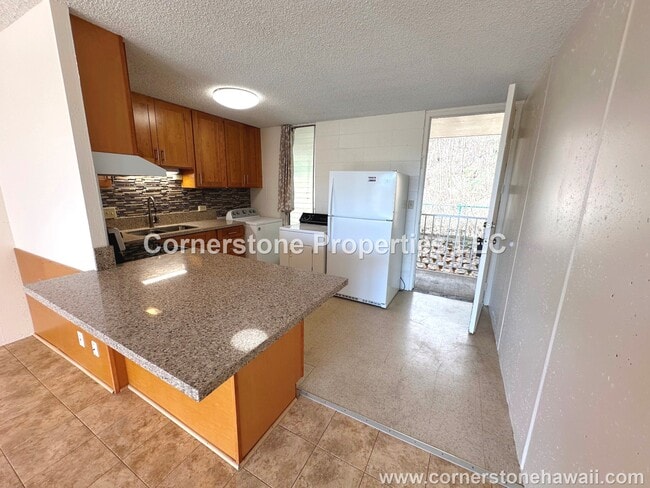 Foto del edificio - 95-2057-2057 Waikalani Pl