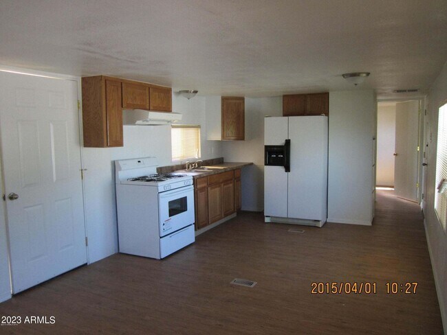 Building Photo - 270 Valerie Ln