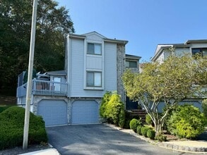 Building Photo - 5 Viburnum Ct