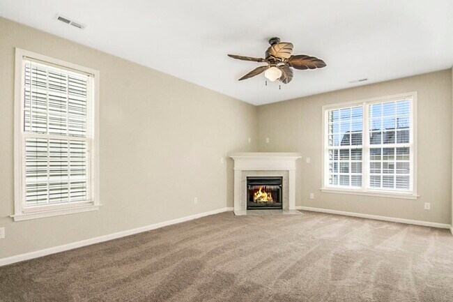 Building Photo - 2441 Sapphire Valley Dr