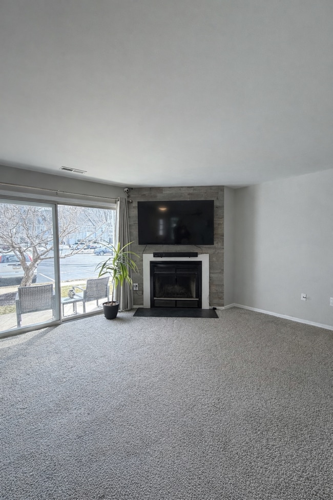 Foto del edificio - 701 Mews Dr