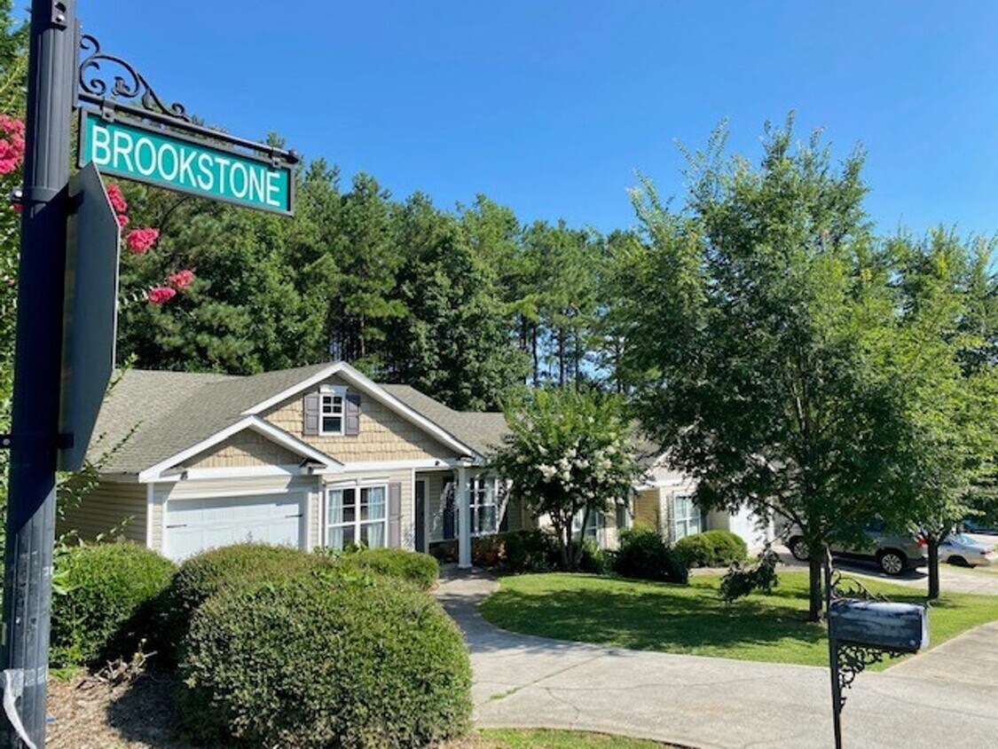 Building Photo - Brookstone Dr #20 &amp; 22