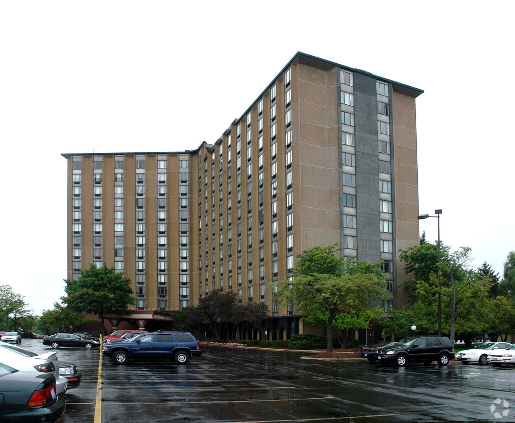 One Renaissance Place Apartments 1 Renaissance Pl Palatine, IL