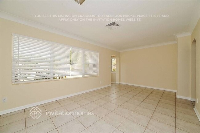 Foto del edificio - 350 McArthur Ave