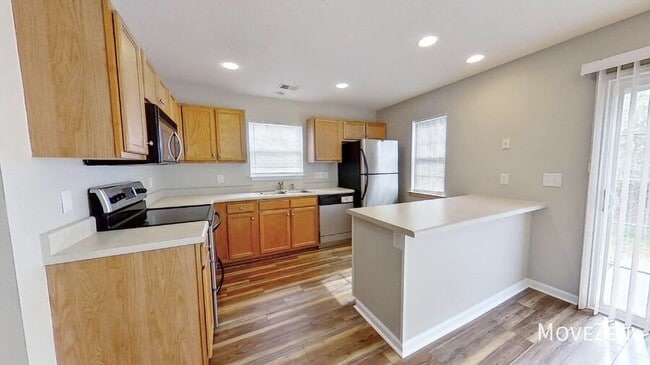 Photo - 255 Luzelle Dr House