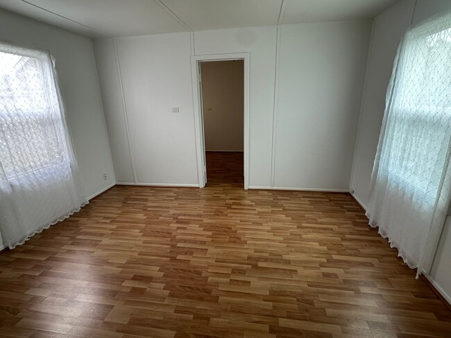 Foto del edificio - 2785 Birch Ave