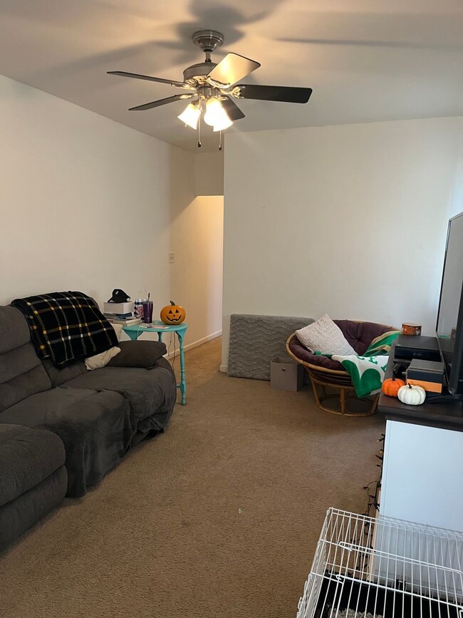 Building Photo - 540 Walnut St