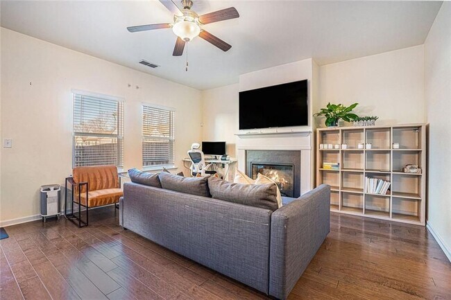 Building Photo - 5526 Donerail St