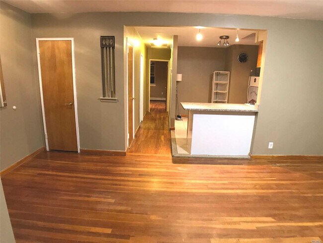 Foto del edificio - 2274 E 14th St
