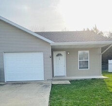 Building Photo - 73 Montee Dr