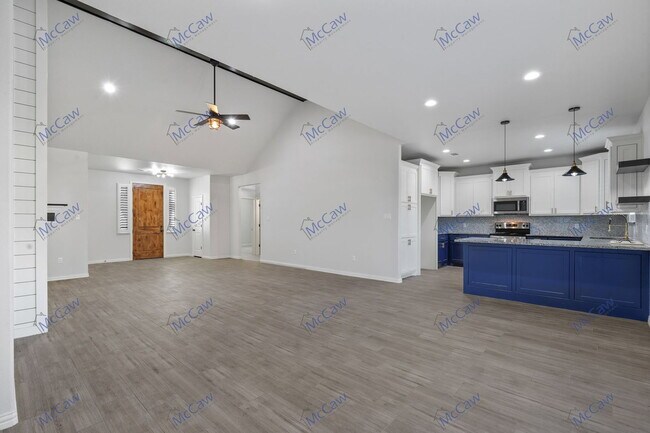 Foto del edificio - 2524 Creek Dr