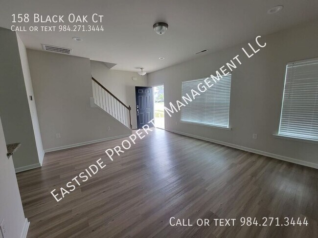 Foto del edificio - 158 Black Oak Ct