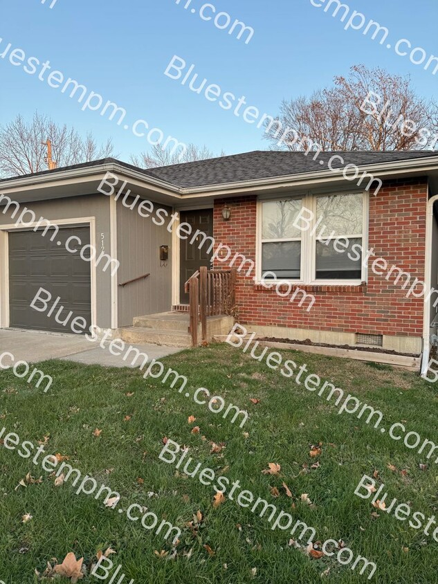 Foto principal - 512/514 N. Cherry St. Cameron, MO 64429