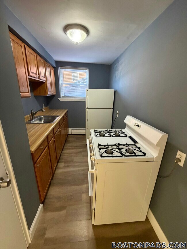 Building Photo - 270 Nesmith St