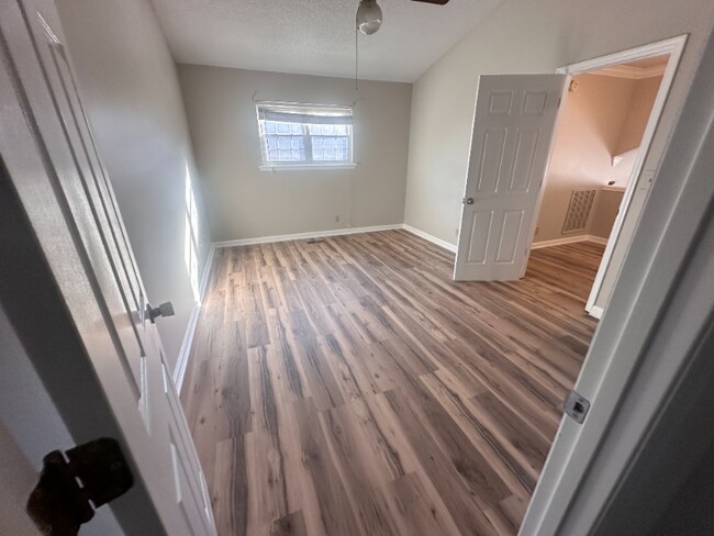 Foto del edificio - 1091 Stones Throw Dr NW