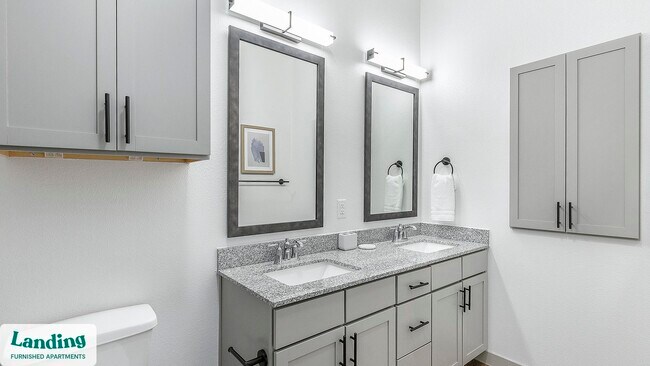 Foto del edificio - 8220 Horseman Rd