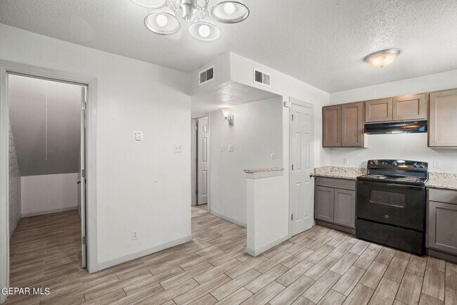 Foto del edificio - 3702 Keltner Ave