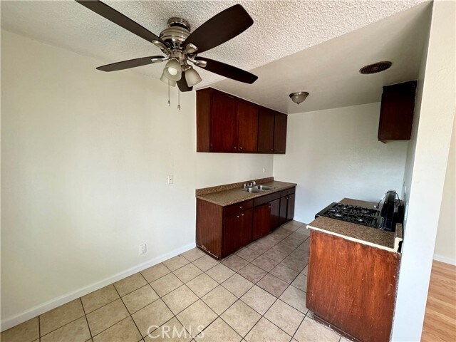 Foto del edificio - 510 E Pleasant St