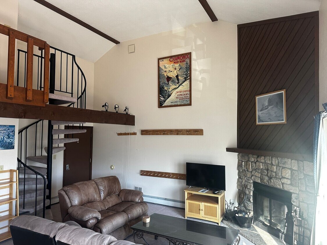 Primary Photo - 2 bed plus large loft! All utilities inclu...