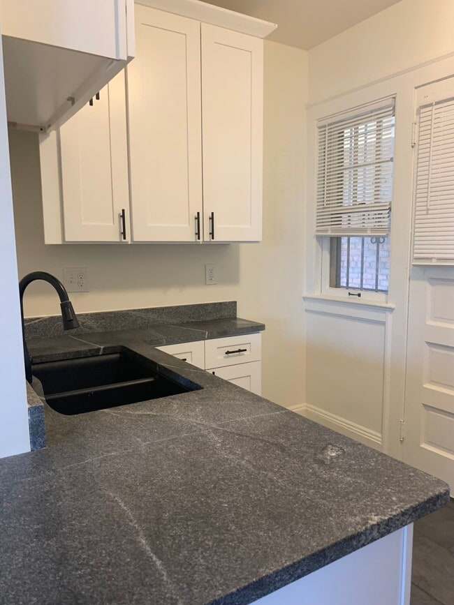 Building Photo - Kenton Apartments