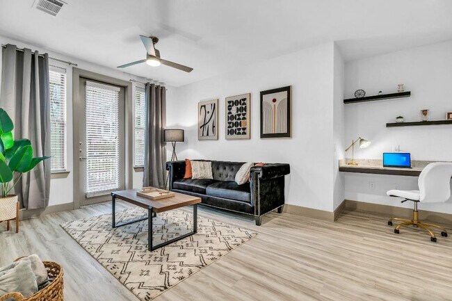 Foto del edificio - 2051 Wittington Pl
