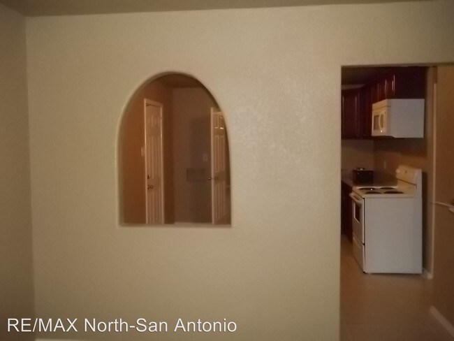 Building Photo - 4 br, 1 bath House - 4251 Wild Oak Dr