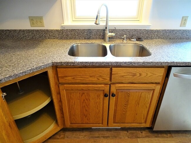 Foto del edificio - 1005 Ayres Ct