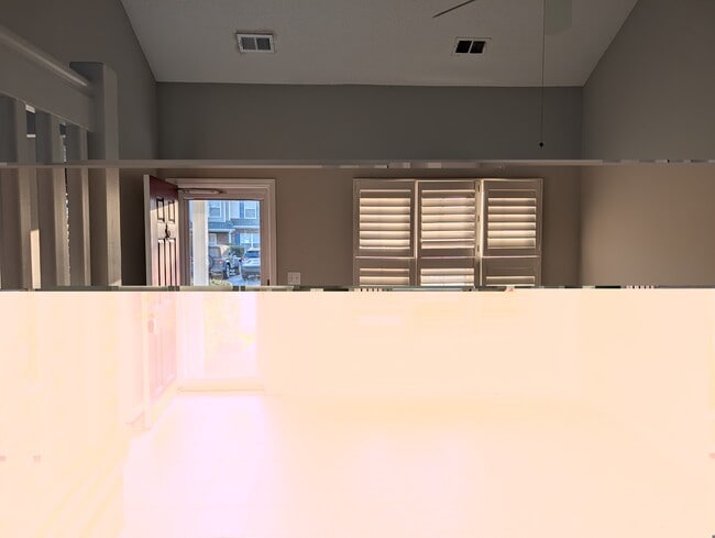 Living Room - 682 Wilshire Ln