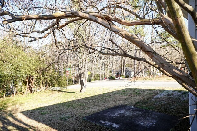 Building Photo - Cozy 3 Bedroom Downtown Apex Home