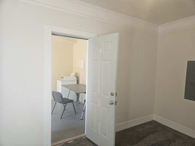 Building Photo - Unit 2