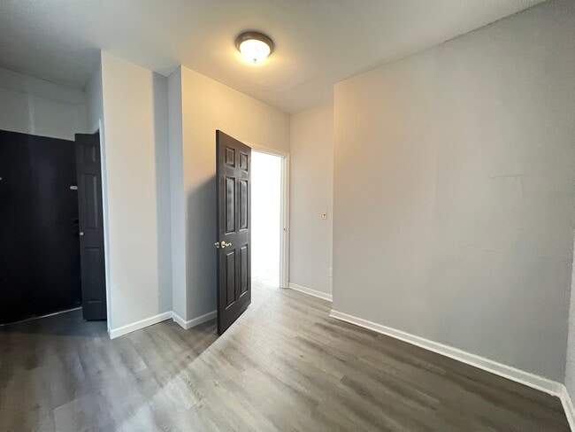 82 Brookdale Ave 5 - 81 Brookdale Ave