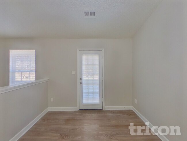 Foto del edificio - 428 Glencroft Dr