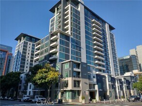 Building Photo - 425 W Beech St