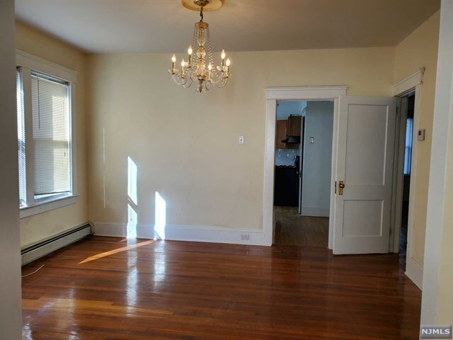 Building Photo - 272 Broad Ave