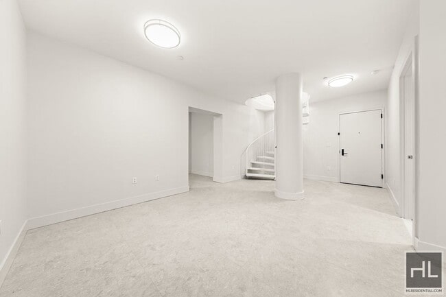 Building Photo - 91 Bruckner Blvd